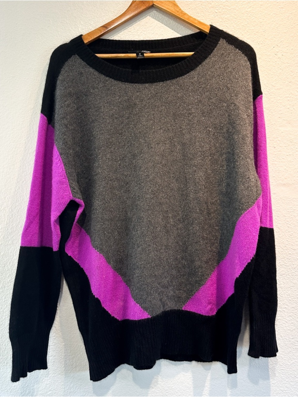 Women's Colorblock Crewneck Sweater - Gray, Black & Pink